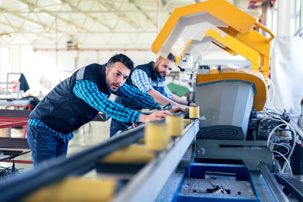 Intérieurs d'usine pour la fabrication de fenêtres et de portes en PVC